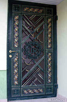 Кованая входная дверь однопольная с правым исполнением Черно-коричневая(10)