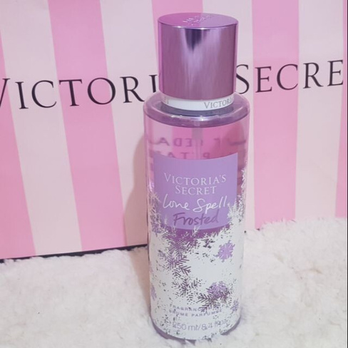 Парфюмированный спрей для тела Victoria s Secret Love Spell Frosted, 250 мл