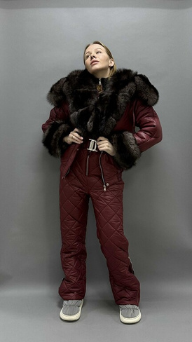 Бордовый зимний костюм до -35 градусов: полукомбинезон под горло и куртка-бомбер с меховыми манжетами и отделкой до груд